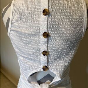 Mauve White Textured Tank with Tortoiseshell Back Buttons
